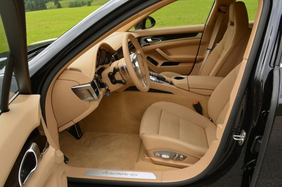  Porsche Panamera 4S Executive 2014 года  (фото 29 из 40)